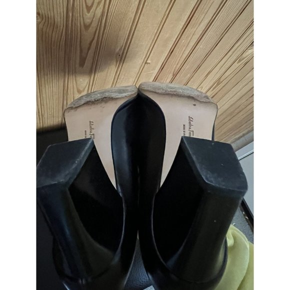 Salvatore Ferragamo Made in Italy Black Quilted Toe Block Heel Pump Size 9.5AAA - Picture 16 of 16